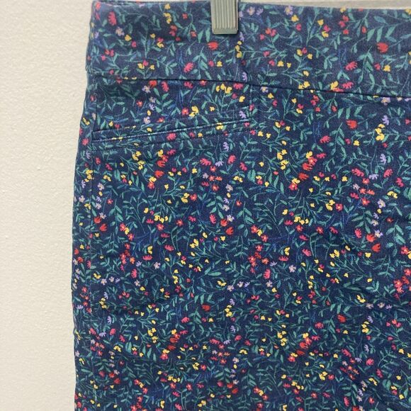 CROFT & BARROW blue multicolor floral built in shorts pull on skort 16 - Picture 2 of 7